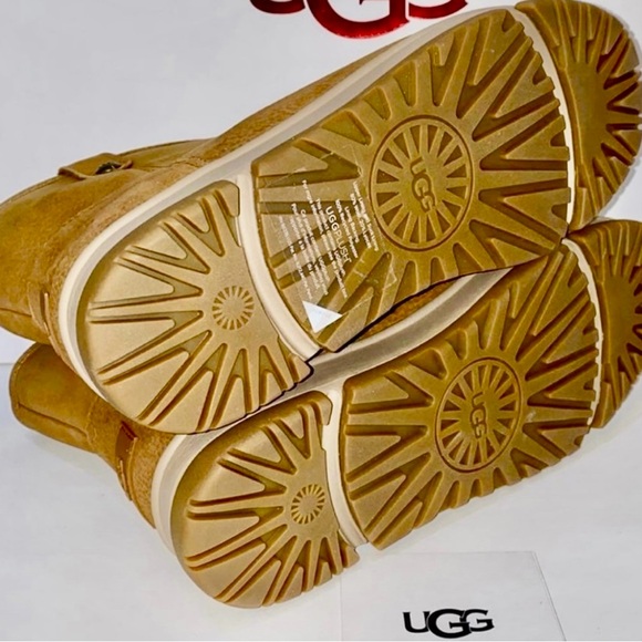 UGG Boots CLASSIC WEATHER MINI size 9.5 chestnut color - Picture 12 of 14